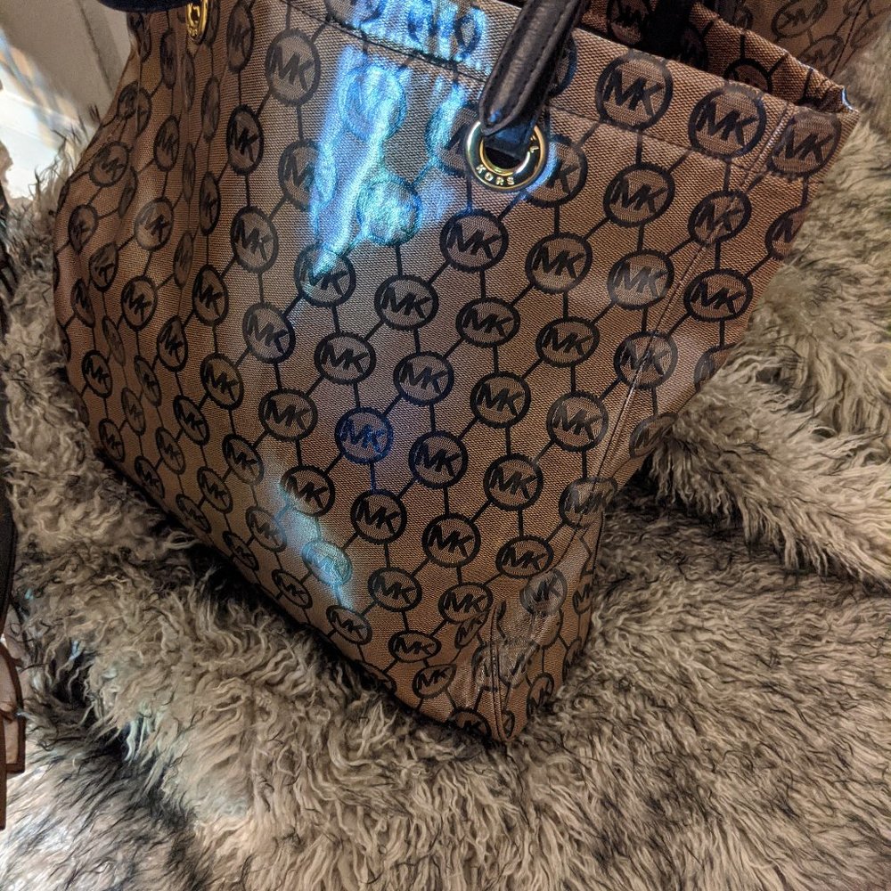 Michael Kors extra long nude laced bag